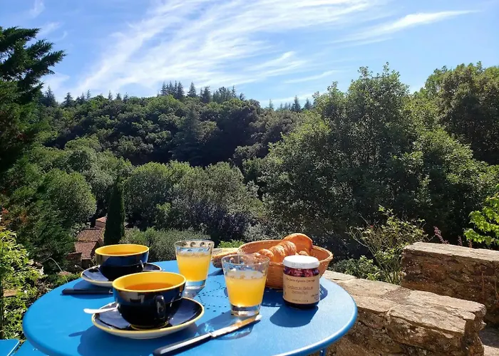 Et Terrasse Dans Ancienne Bergerie Pansiyon *